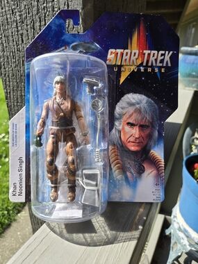 Star Trek Universe Khan Noonien Singh Action Figure - Brown Outfit